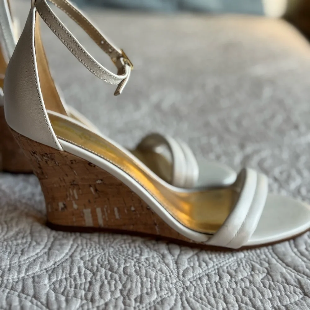 Lilly Pulitzer White Ankle Strap Wedge Sandals, size 7, New